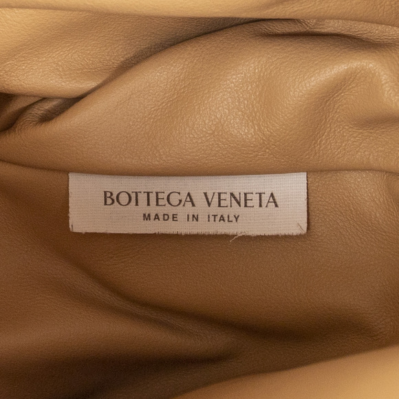 Bottega Veneta Twist Clutch - Picture 5 of 5